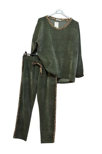 AGORATEKSTİL Women's Italian Leopard Print Velvet Suit