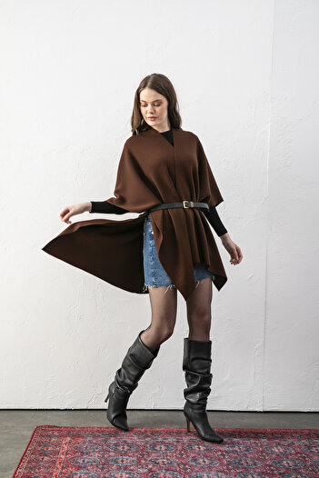Wega Moda Women's Belted Knit Poncho / Cape – Stylish and Comfortable Poncho, Knit Poncho