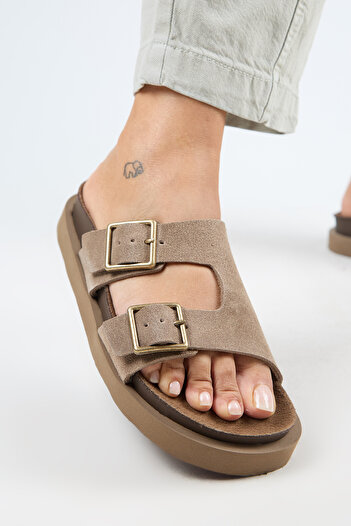 Manijero Jimena Soft Footbed Дамски пантофи от естествена кожа с двойна каишка и катарама, Vison