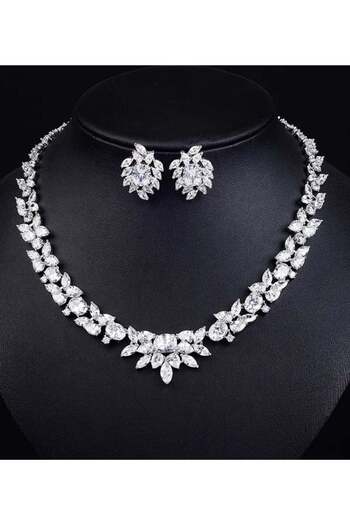 Generic Jewelry Set Necklace and Earrings Silver