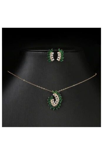 Generic Flower Leaf Necklace