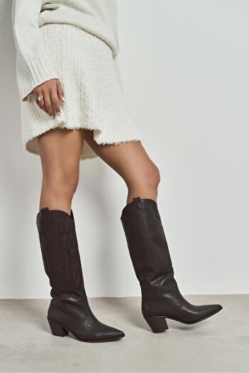 NİŞANTAŞI SHOES Γυναικείες μπότες με χοντρό τακούνι Navi Brown με ματ μύτη με κέντημα