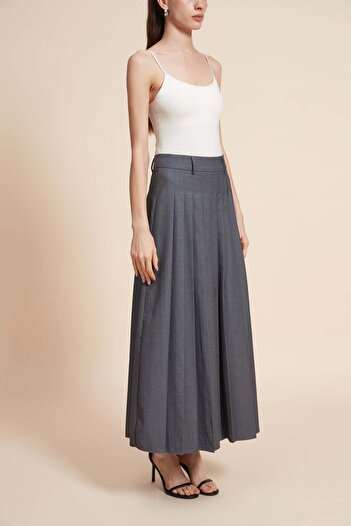 Yola Plain Pleated Midi Skirt