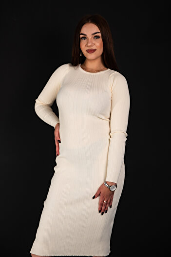 Eleganza fashion Knitted midi dress with long sleeves