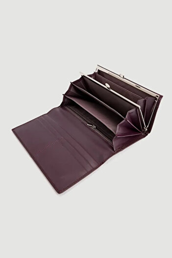 Gusto Portfolio Wallet with Metal Accessories - Plum