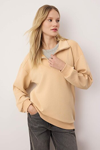 Trendyol Modest Μπεζ πιο στιβαρό φούτερ oversize με ίσιο πλέγμα TCTAW26TW00003