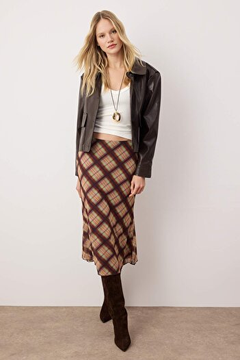 Trendyol Collection Εφηβική καφέ καρό εμπριμέ φούστα από τούλι, ελαστική πλεκτή φούστα TWOAW26ET00036