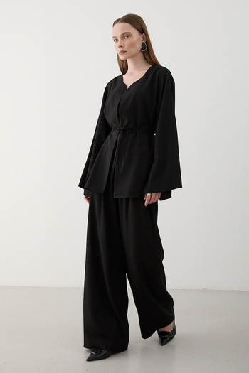 Laluvia Black Drawstring Kimono Set - 8864