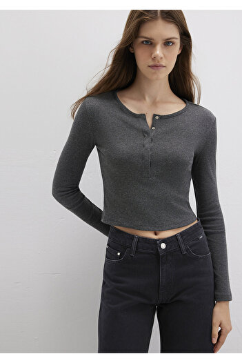Mavi Button Detailed Long Sleeve Anthracite Crop Basic T-Shirt Crop / Short Cut 1613403-80023