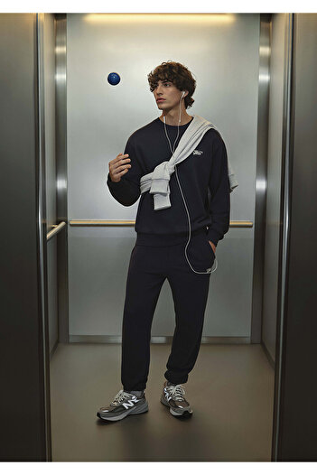 Mavi Logo Navy Blue Sweatshirt 0S10467-70497