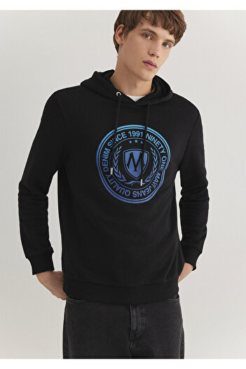 Mavi Schwarzes Sweatshirt mit Kapuze und Seal-Logo-Aufdruck 0611721 -900