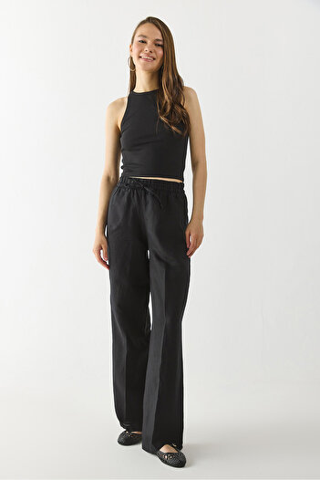 VENA Sandra Halter Top Crop Tank - Black