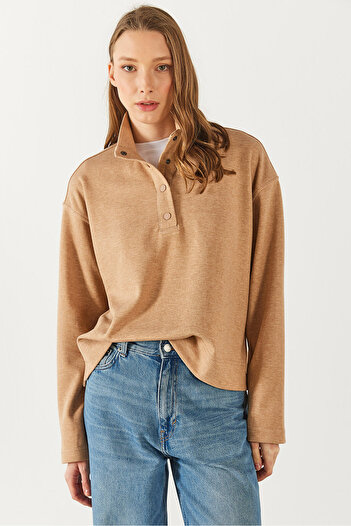 VENA Molly Sweatshirt with Snap Collar - Taba