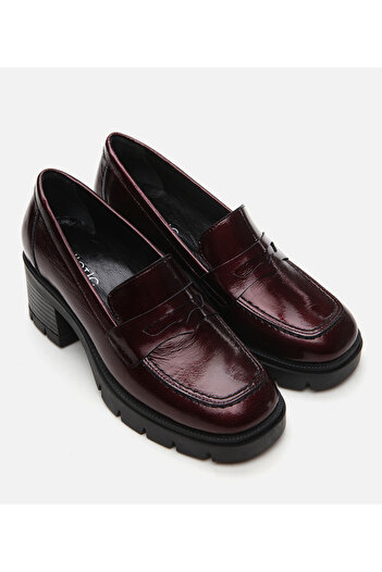 Hotiç Loafer clasic cu toc din piele lacuită pentru femei