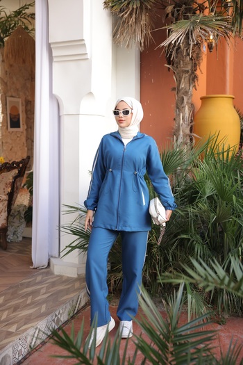 Wovi Women's Hijab Tracksuit Set with Zipper