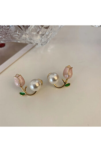 GlaMLo Accessories Pink tulip earrings with white pearl and gold details