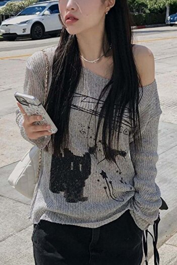 Karakedi Black Cat Star Off-Shoulder Y2K Long Sleeve Gray Tshirt