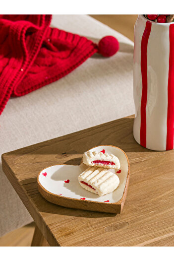 LC Waikiki Sparkling Choices from Shining Store |   Heart Shaped Presentation Plate 13 cm