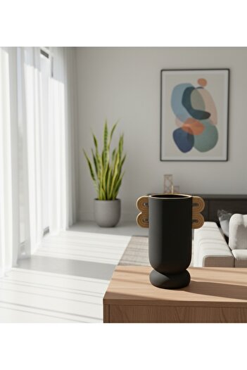 Generic Black decorative flower vase - modern luxury design without flowers to add a touch of luxury to your decor
