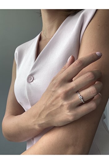 Ressia Minimal Baguette Ring