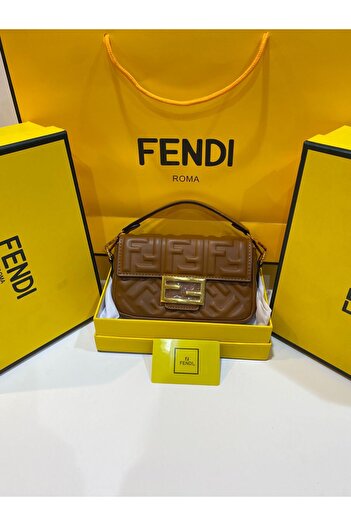 Noname Luxury women's bag similar to the Fendi brand in an elegant caramel color and a sophisticated design