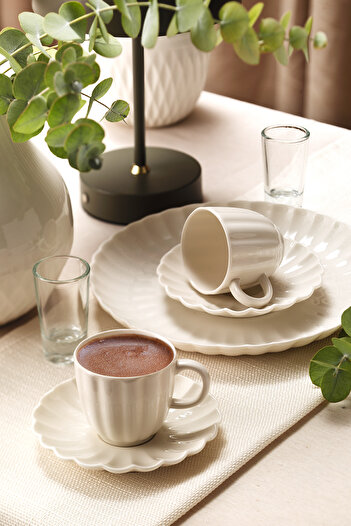 Kütahya Porselen Bone Luz Form 4 Piece Coffee Set for 2 People