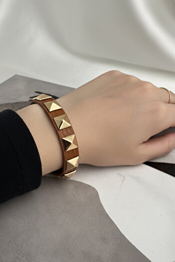 Modex Yellow Metal Staple Detail Leather Bracelet (24cm)