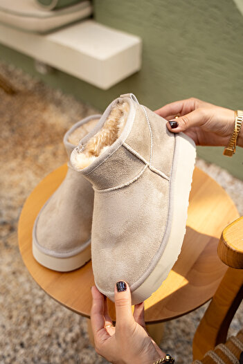 LAMİNTA Caty Beige Suede Thick Sole Women's Boots with Fur Inside