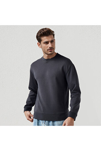 FAV Men Regular Fit Soft Touch Sweatshirt