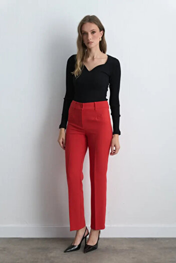 Gusto Pipe Leg Trousers - Red