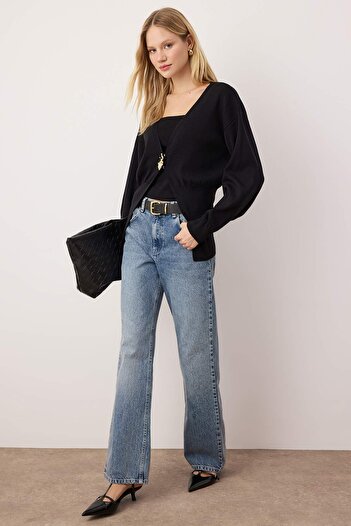 Trendyol Collection Black Button Detailed Wide Fit V-Neck Knitwear Cardigan-Blouse Set Twoaw26Hi00017