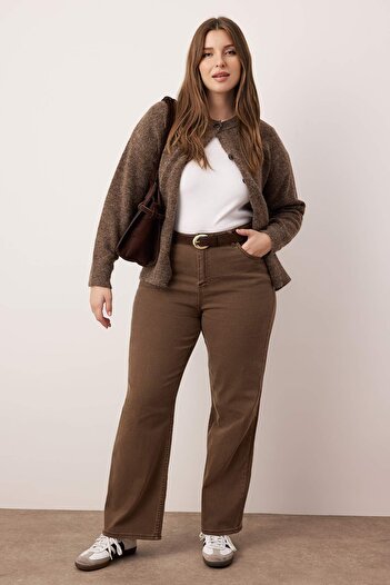 Trendyol Curve Καφέ ψηλόμεσο τζιν με ίσια εφαρμογή Plus Size TBBSS24CJ00051