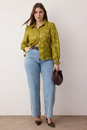 Trendyol Curve Green Floral Sleeve Tip Gipeli Transparent Woven Plus Size Shirt Tbbaw25Ax00012