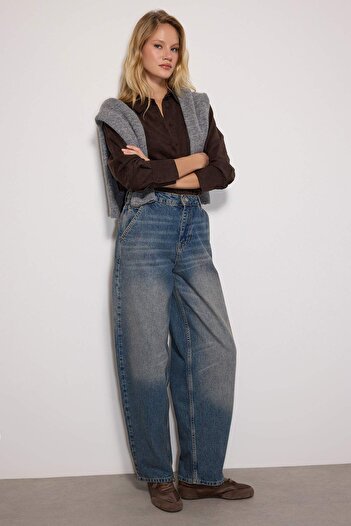 Trendyol Collection Blugi largi largi, vintage, cu talie joasă, cu efect deschis albastru închis TWOSS24JE00052
