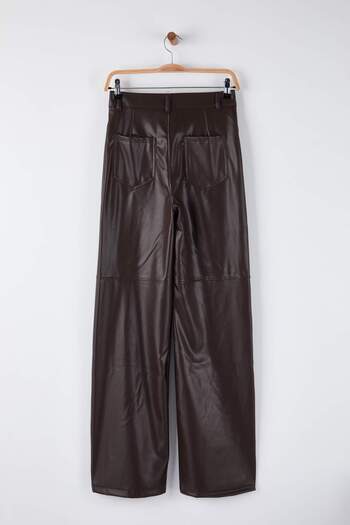 Trendyol Collection Brown Relaxed/Casual Straight/Pipe Leg Stitching Detail Knitted Leather Pants Twoaw25Pl00068