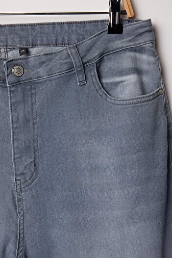 Trendyol Curve Γκρι ψηλόμεσο ελαστικό ύφασμα Spanish Leg Flare Fit Plus Size Jeans TBBAW23JE00001