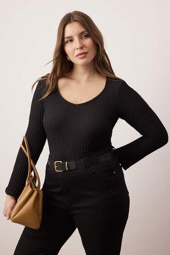Trendyol Curve Black Seersucker Textured Fabric Knitted Plus Size Blouse Tbbaw26Af00034