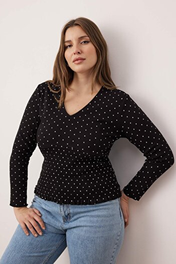 Trendyol Curve Black Polka Dot Pattern V-Neck Gipeli Camisole Knitted Plus Size Blouse Tbbaw26Af00052