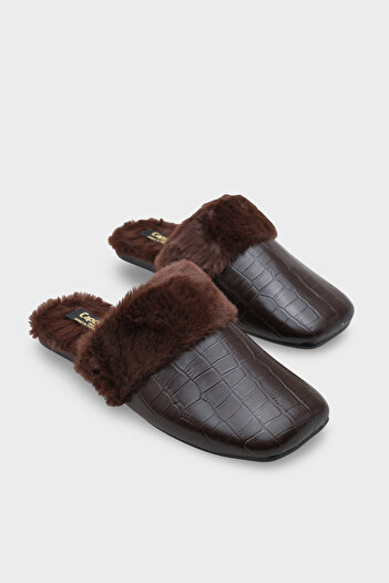 Capone Outfitters Дамски пантофи с затворени пръсти от изкуствена кожа Elyse