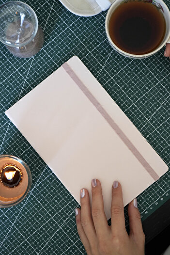 Victoria's Journals Classic 2026 Haftalık Ajanda 13x21 cm Sert Kapak Ivory 100gr.