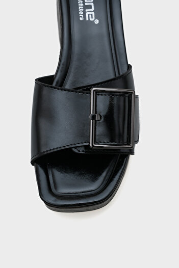 Capone Outfitters Mercy Single Strap Women's Sabo