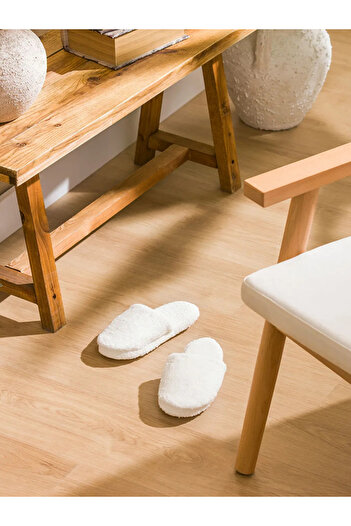 LC Waikiki Γυναικείες παντόφλες εσωτερικού χώρου LCW STEPS Ecru βελούδινες