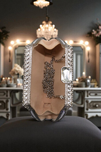 HFKY Women's Silver Mussel Model Evening Dress Bag. Metal Evening Dress Bag