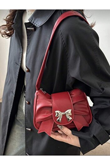 Clariss Red Pinterest Bag