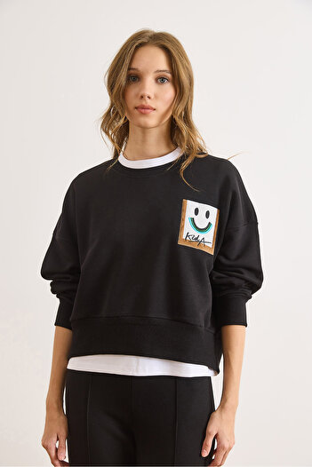 Olalook Women's Black Patch Smiling Face Detailed Bat Unlined Sweatshirt Swt-19000764