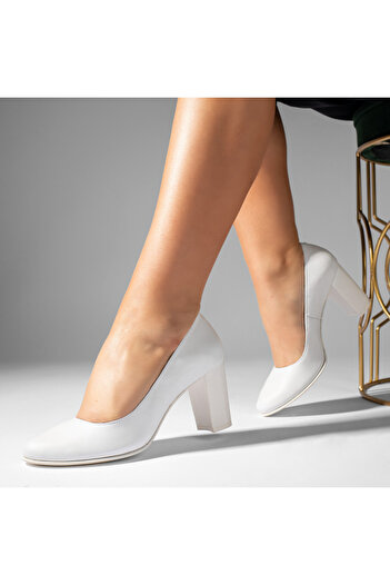 BMoD Women's white leather shoes with a chunky heel MOD07647