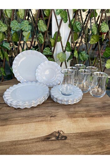 GÜRCÜGLASS Isabella Silver 18-Piece Tea Set.