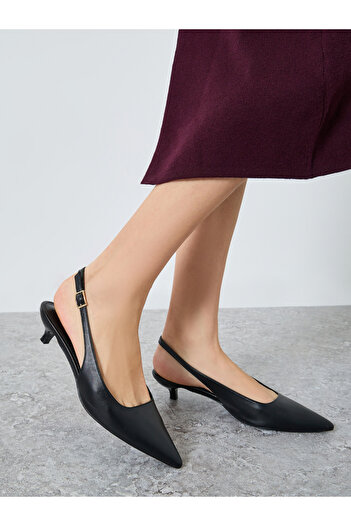 Raid By Styli Zariya Slingback Buckle Kitten Heel Shoes