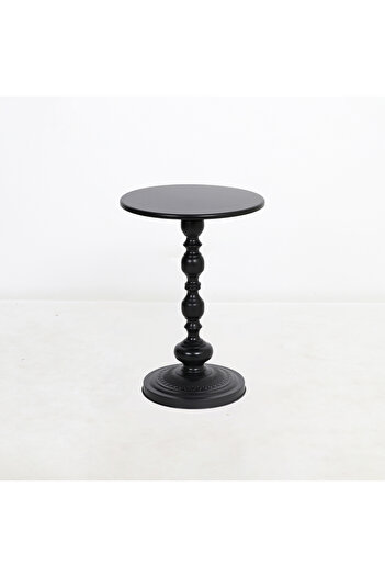 DEC13 Small side table with a sophisticated carved design
