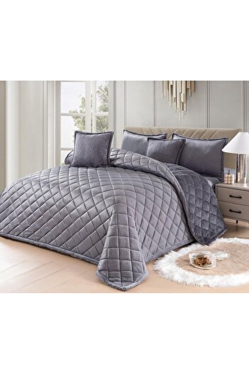 SNOOZYL A practical double bed sheet made of soft velvet and fur to provide warmth and comfort. Size: 230*250 cm.